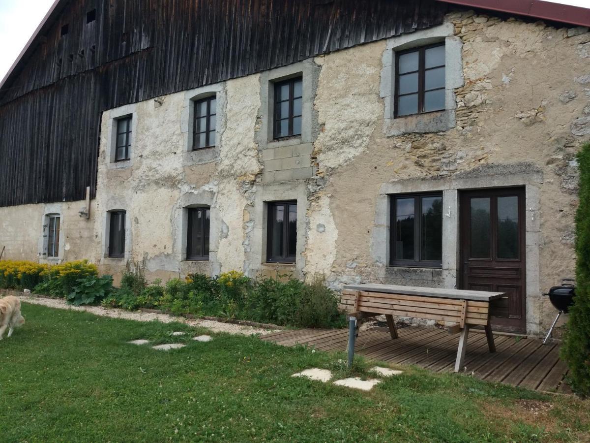 Appartement Meuble Agreable Au Coeur Du Massif Du Jura Malpas Экстерьер фото